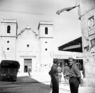 Nationalist troops entering Vinaroz, 1938