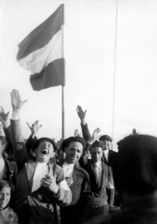 People from Toledo welcoming Nationalist troops, 1936