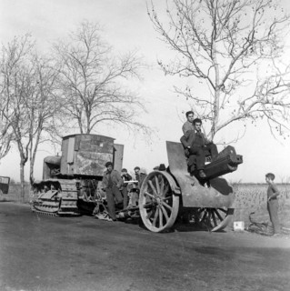 Miliciens sur la route d'Argelès, 1939