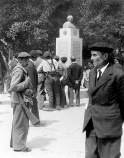 Memorial erected in hommage to Commandant Mola, 1937
