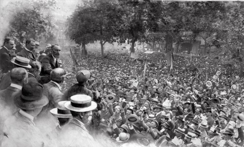 Meeting de Montpellier, le 9 juin 1907, Marcelin Albert prononçant la formule du serment des