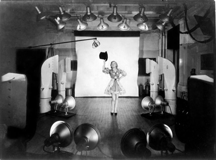 septembre 1936, Studio de television de la rue de grenelle,