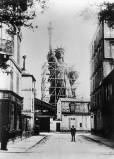 Construction de la Statue de la Liberté à Paris