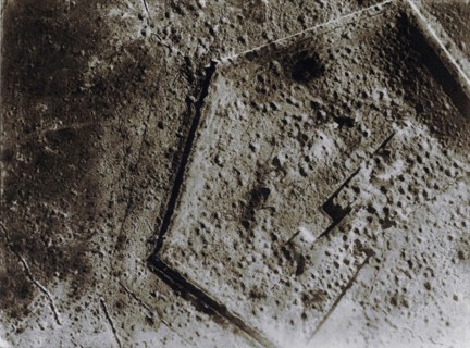 Le Fort Douaumont vu de 1200 mètres d'altitude, le 19 mai 1916