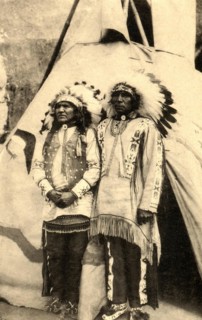 Postcard representing Indian chief Black Hom at the Indian village of the 1935 World Fair in Brussels.