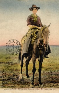 This postcard, posted from the United States, arrived in Brussels on October, 31 1909, represents a cow-girl from Ranch 101, created in 1802 by George W. Miller
