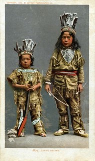 Postcard representing two Indian children