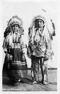 Postcard representing  two Indian children