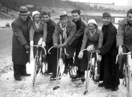 Ice Festival at the Parc des Princes (France) in 1933