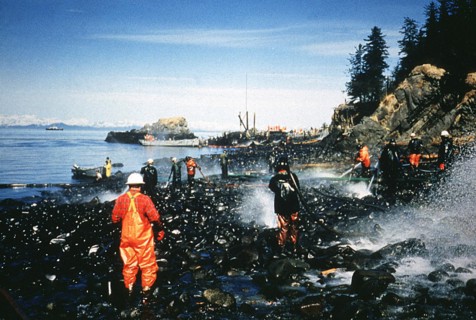 Oil Slick, cleanup treatment with Inipol