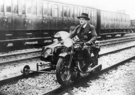 Side-car on rails, 1937