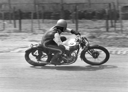 Motos de course anciennes