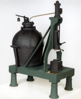 Marteau-pilon à vapeur