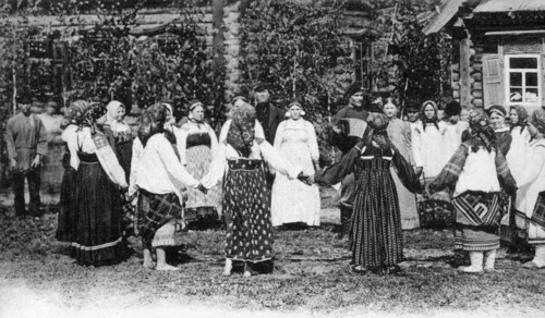 Scène de danse folklorique en Russie
