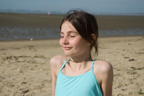 Fillette à la plage