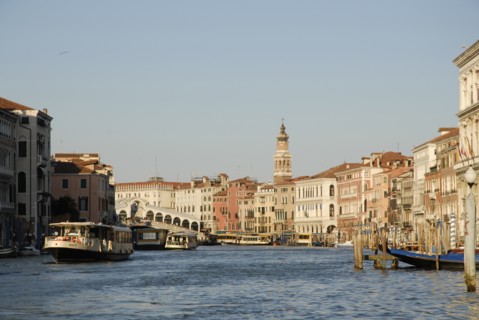 2009, église San Bartolomeo, grand canal, pont du Rialto, vaporetto, Venise