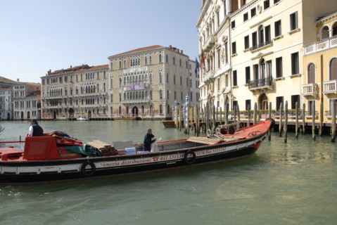 2009, bateau transportant marchandise, façades, grand canal, Venise