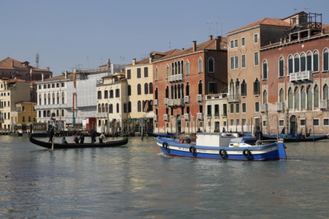 2009, bateau transportant marchandise, façades, grand canal, traghetti, Venise