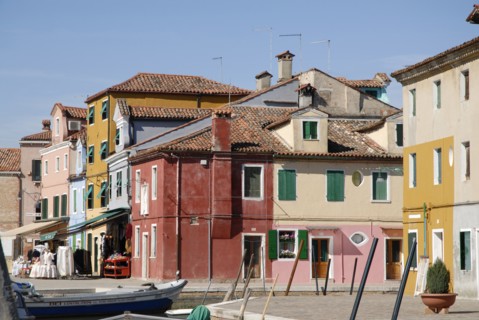 2009, Burano, canal, façades, ile de la lagune de Venise, Venise