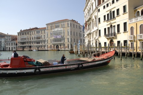 2009, bateau transportant marchandise, façades, grand canal, Venise