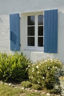 2009/ Belle-ile en Mer, fenêtre, maison, plantes