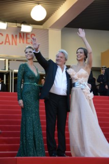 Sylvie Tellier, Alain Delon et Marine Lorphelin, Festival de Cannes 2013