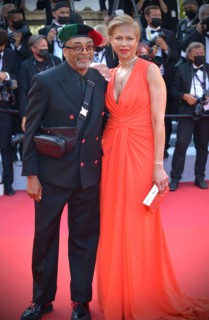 Montée des marches du film "Benedetta"
