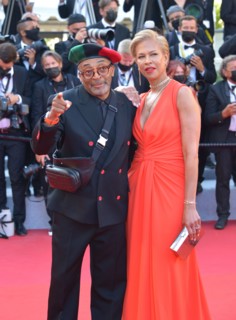 Montée des marches du film "Benedetta"