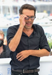 Photocall du film "OSS 117 : Alerte Rouge en Afrique Noire", Festival de Cannes 2021