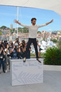 Photocall du film "OSS 117 : Alerte Rouge en Afrique Noire", Festival de Cannes 2021