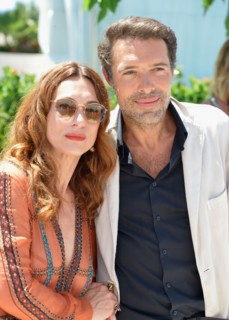Photocall du film "OSS 117 : Alerte Rouge en Afrique Noire", Festival de Cannes 2021