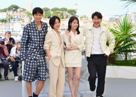 Photocall du film "Les bonnes étoiles", Festival de Cannes 2022