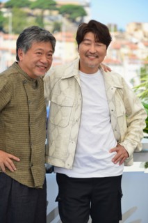 Photocall du film "Les bonnes étoiles", Festival de Cannes 2022