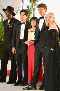 Jury de la Caméra d'Or et équipe du film "Mongrel"