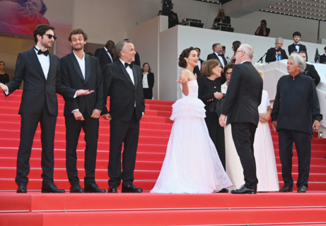 Montée des marches du film "Nouvelle vague"