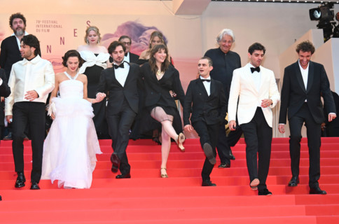 Montée des marches du film "Nouvelle vague"