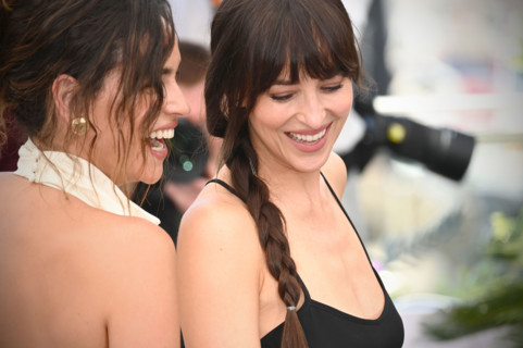 Adria Arjona, Dakota Johnson