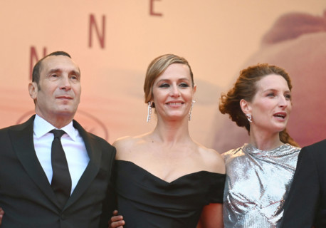 Montée des marches du film "La Venue de l'Avenir"