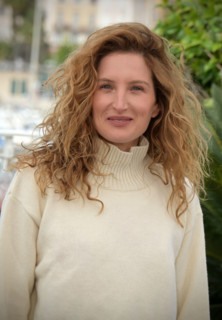 Julia Piaton