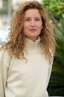 Julia Piaton