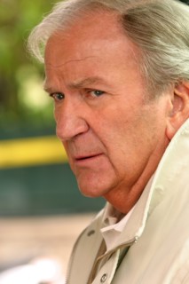 Pierre Mondy dans la série "Commissaire Cordier"