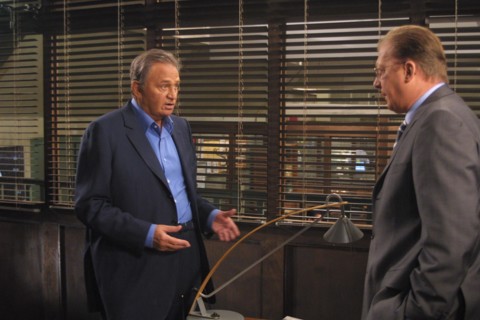 Roger Hanin et Maurice Vaudaux  dans la série "Navarro"