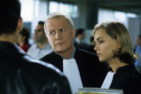 André Dussollier et Claire Borotra dans "La Vérité oblige"