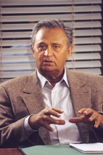 Roger Hanin dans le rôle du Commissaire Navarro