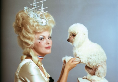 Mireille Mathieu en marquise pour "Mademoiselle Age tendre", Paris