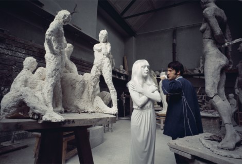 Sylvie Vartan et Adamo dans un atelier des Beaux-Arts, Paris