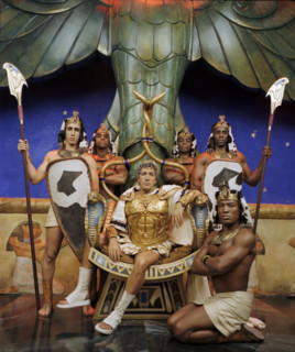 Alain Chabat (César) dans Astérix & Obélix : Mission Cléopâtre
