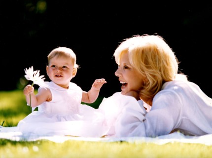 Sylvie Vartan et sa fille adoptive, Darina