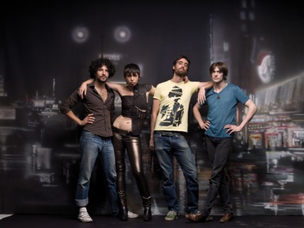 Mademoiselle K et son groupe