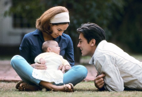 Alain Delon avec sa femme et son fils